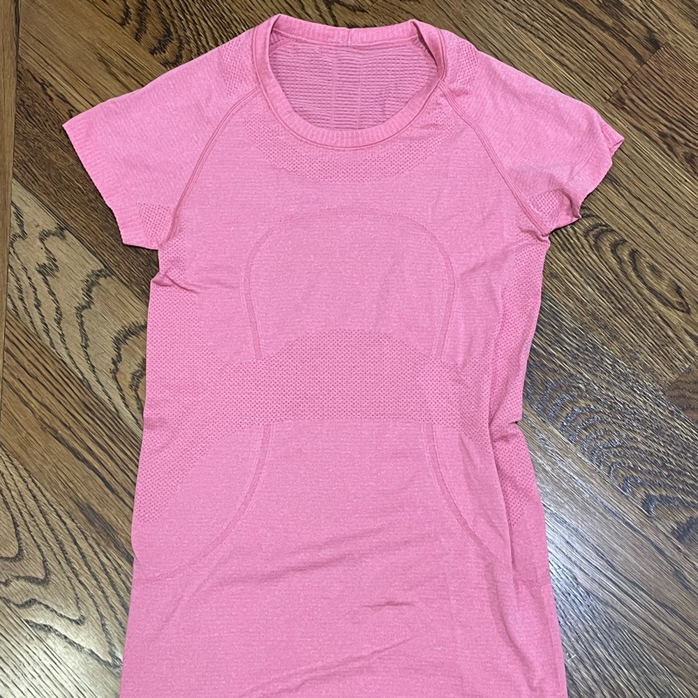 Lululemon short sleeve